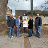 &Uuml;bergabe des neuen Defibrilators am @Viedel