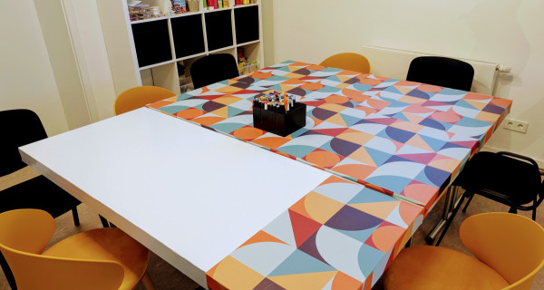 Jugend_Kreativraum_Whiteboard_Ideentisch